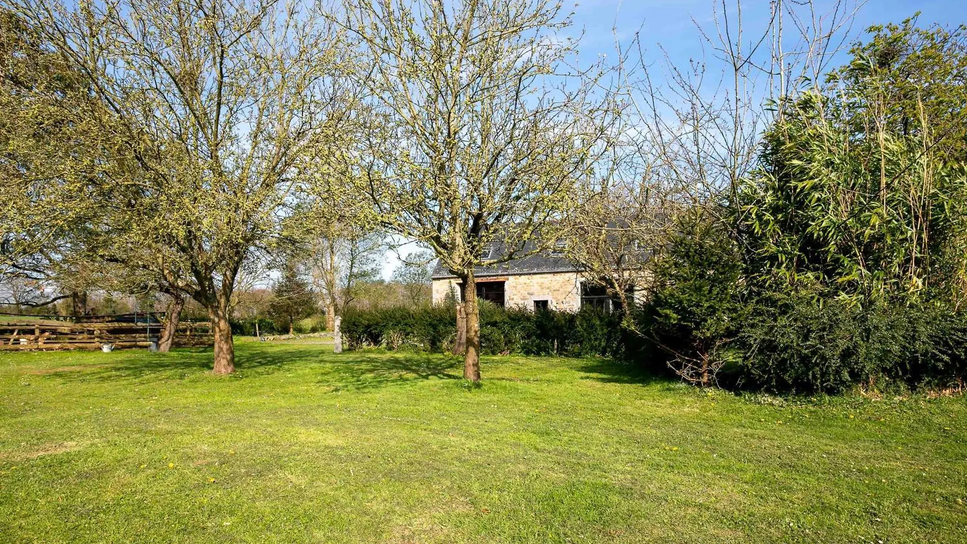 Gite La Grange Cheval Rouge 4 Pers Prat フランス